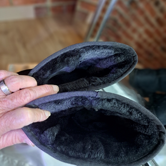 An Aww Sooo Soft Fleece Interior - Picture 6 of 10